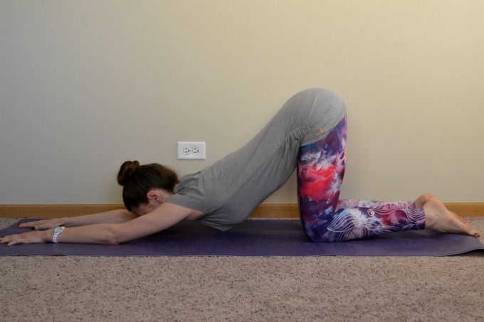 Yoga poses for the shoulders and neck: puppy pose